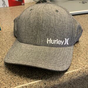 Men’s gray Hurley hat.